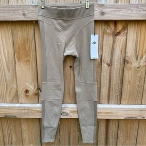 ALO Yoga Women’s Tan Leggings